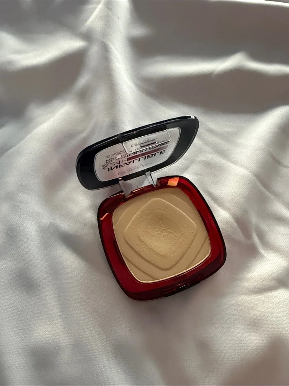 L’Oréal Infallible 24H Fresh Wear Powder Foundation 10 Porcelain